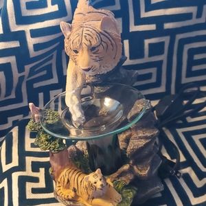 Electric Poly Resin Tiger And Cuba Oil Burner